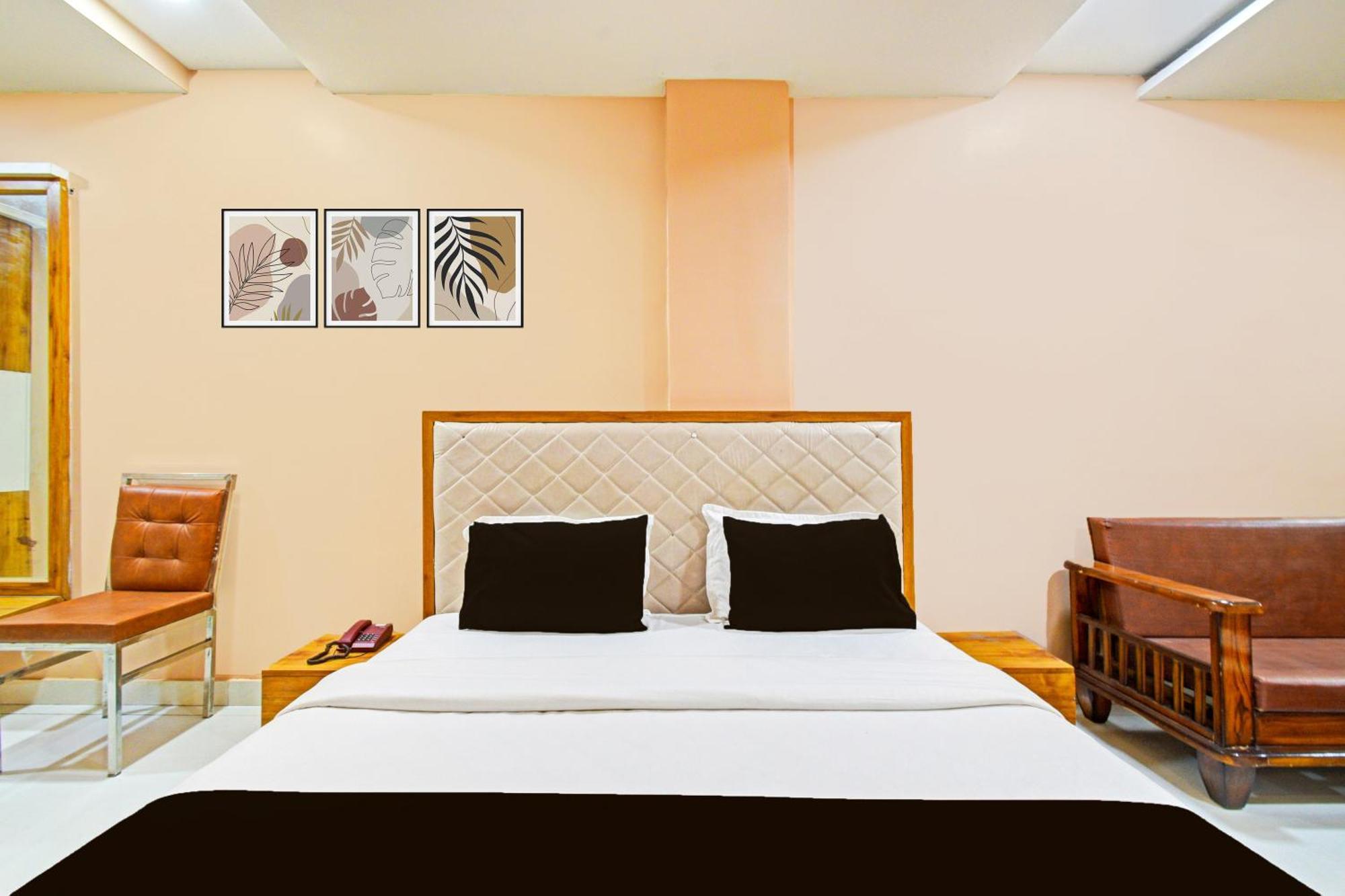 Mancherāl Super Townhouse Mancherial מראה חיצוני תמונה