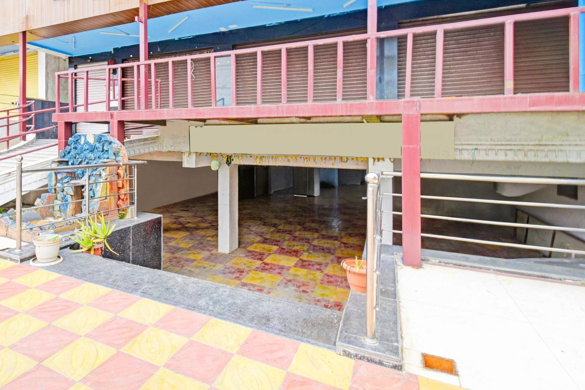 Mancherāl Super Townhouse Mancherial מראה חיצוני תמונה