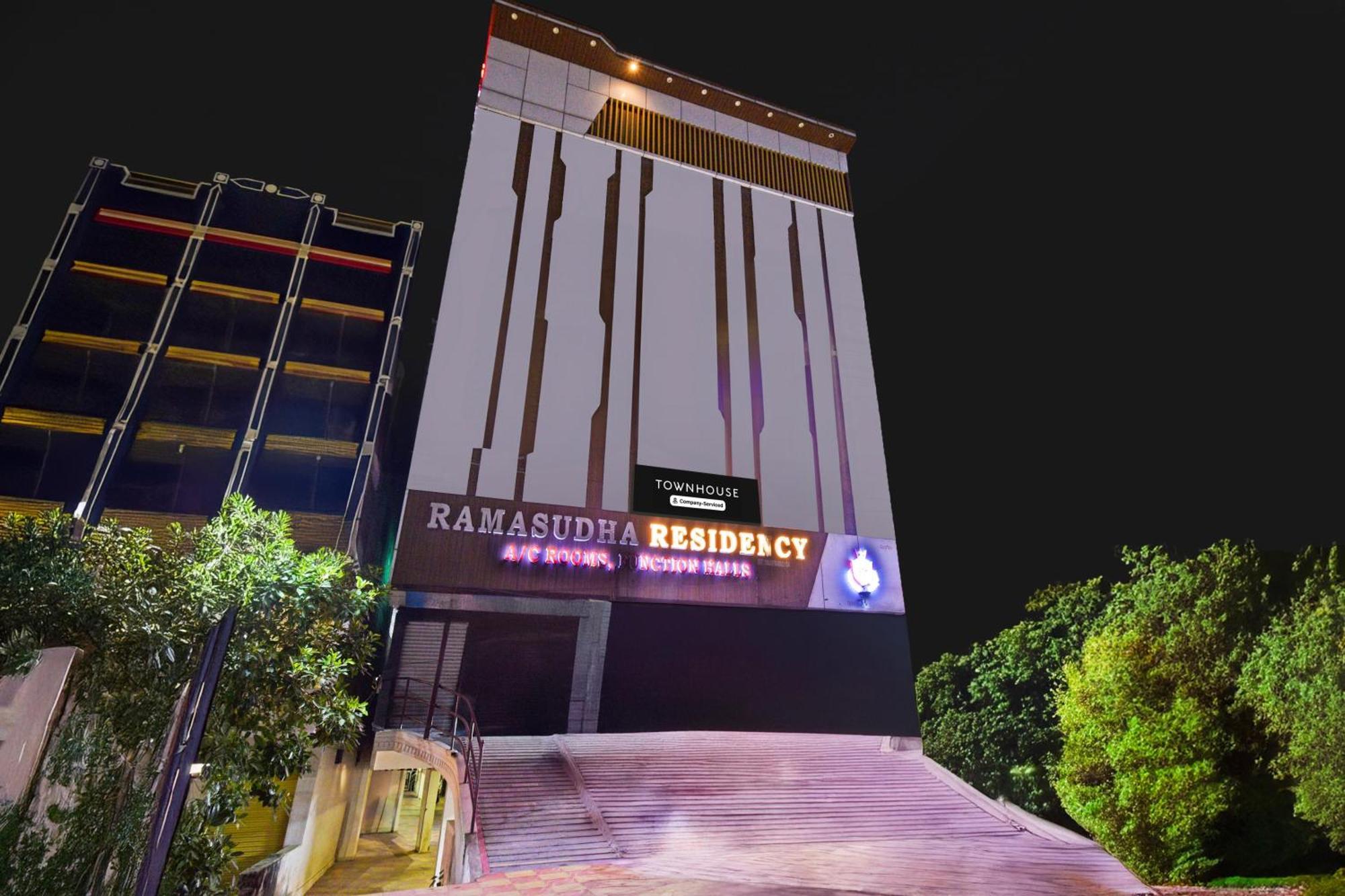 Mancherāl Super Townhouse Mancherial מראה חיצוני תמונה