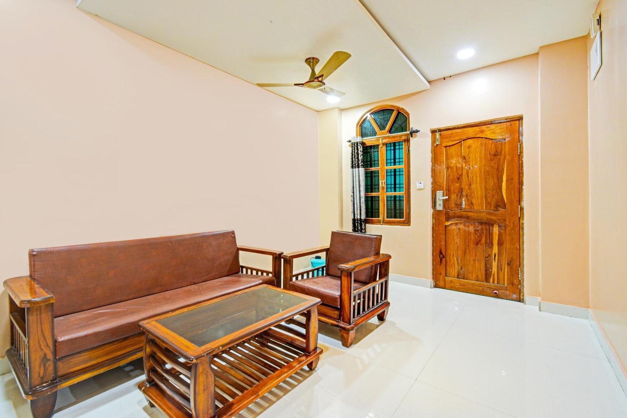 Mancherāl Super Townhouse Mancherial מראה חיצוני תמונה